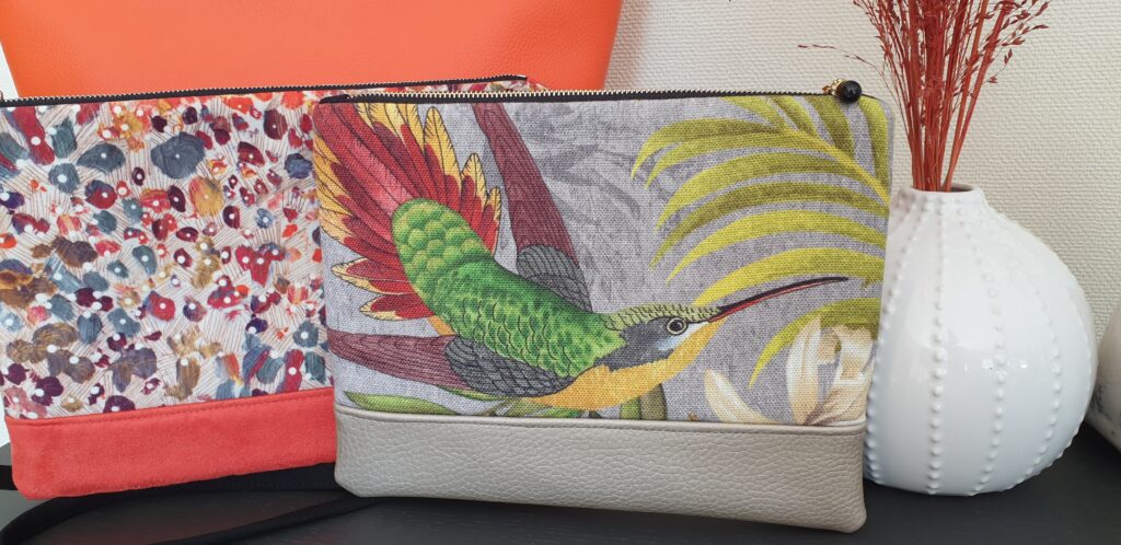 Les collections pochettes bandoulière colibri